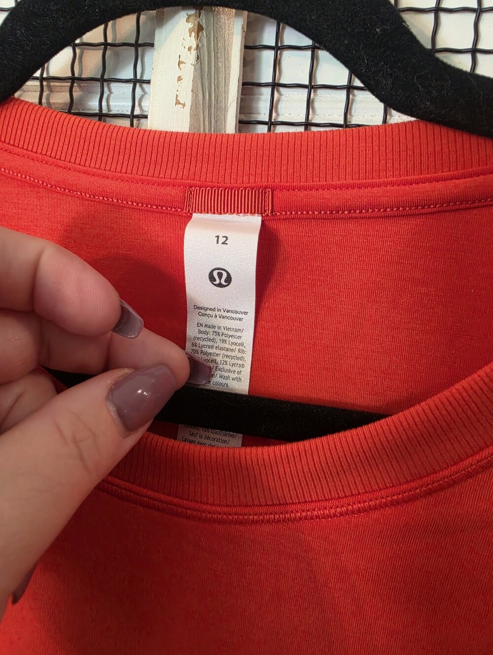 NWT Lululemon Cropped Top - Picture 2 of 5